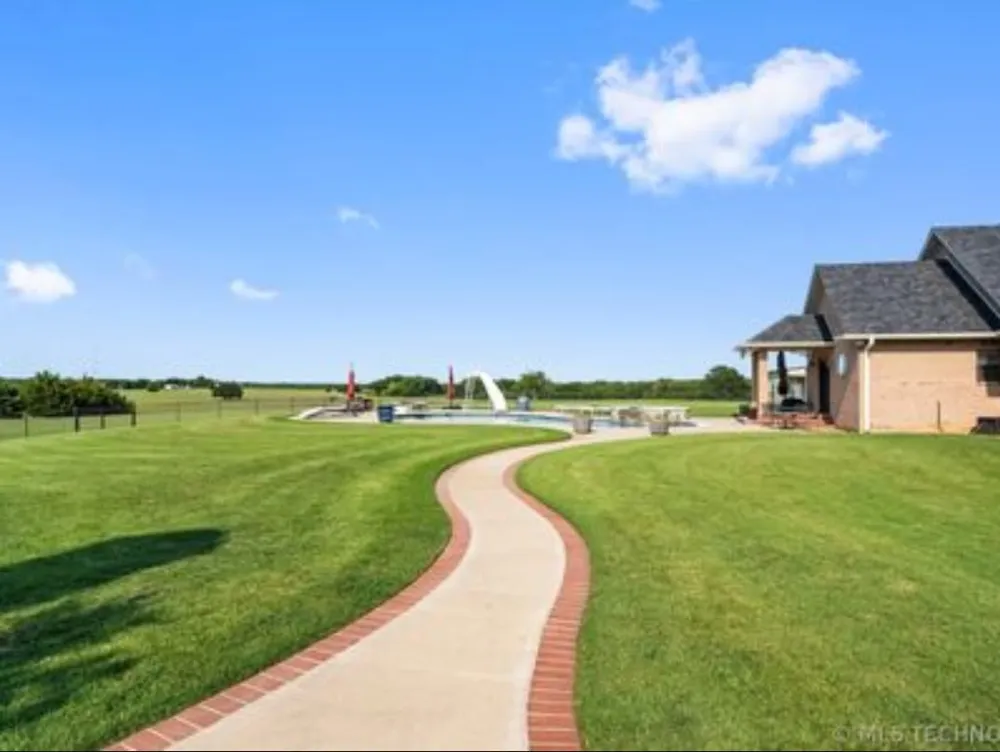 3234 Mount Washington Road Ardmore, OK 73401