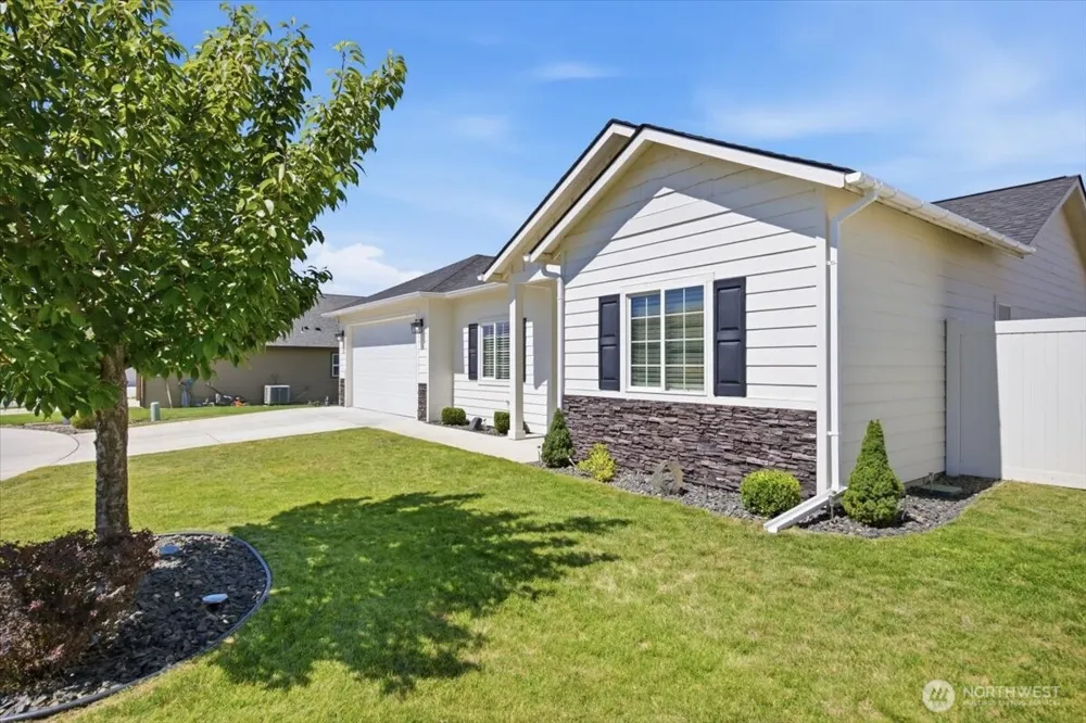 86 Ellie Ann Court Prosser, WA 99350
