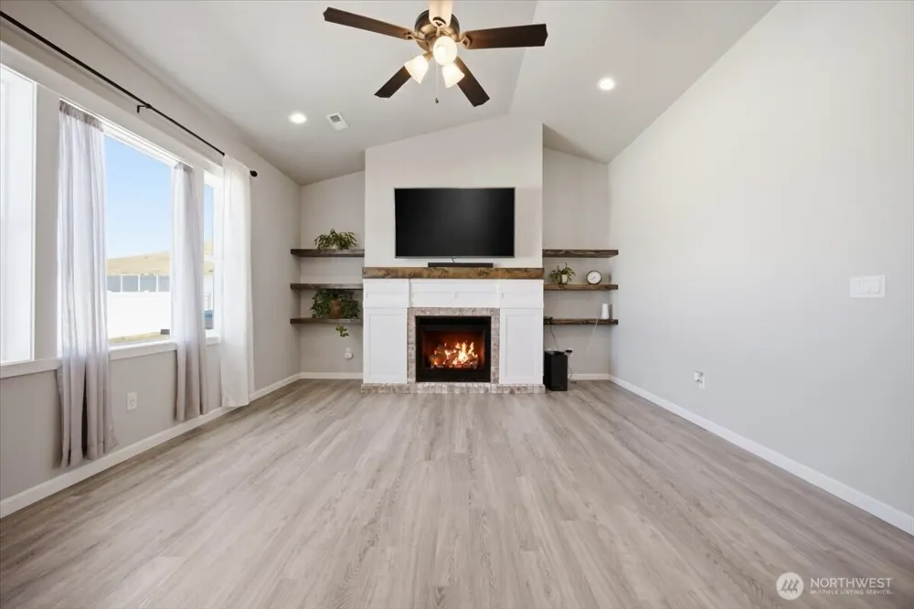 86 Ellie Ann Court Prosser, WA 99350
