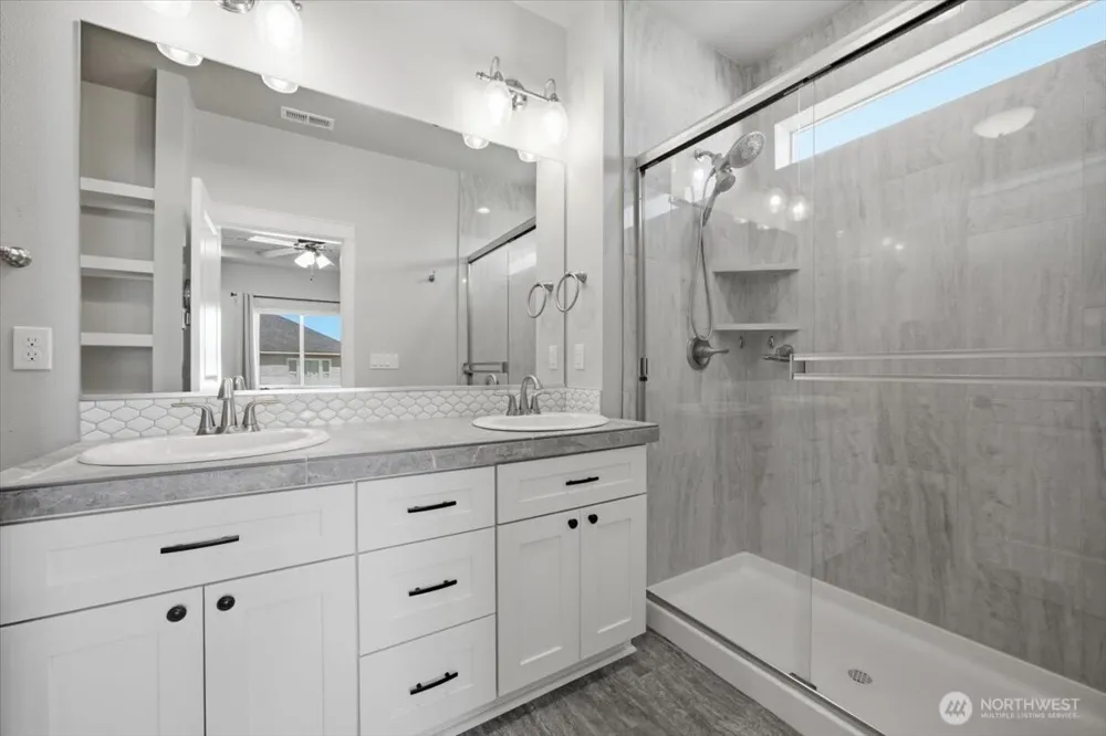 86 Ellie Ann Court Prosser, WA 99350