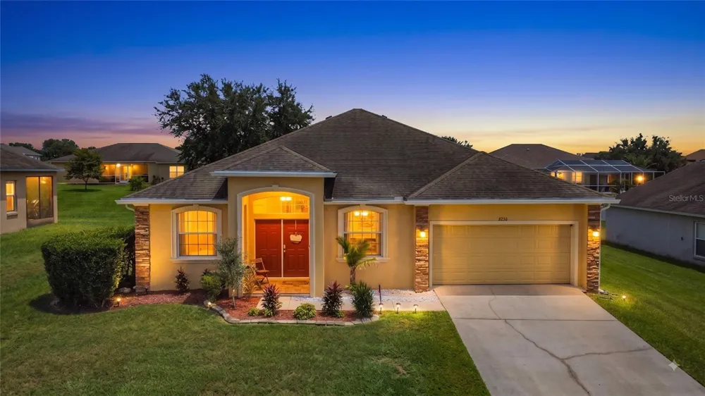 8230 WOODVINE CIRCLE Lakeland, FL 33810