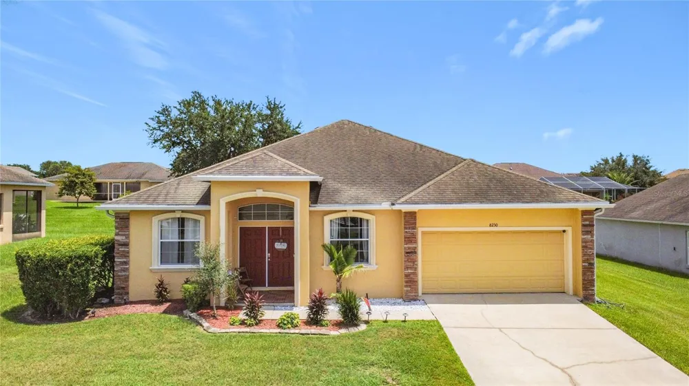 8230 WOODVINE CIRCLE Lakeland, FL 33810