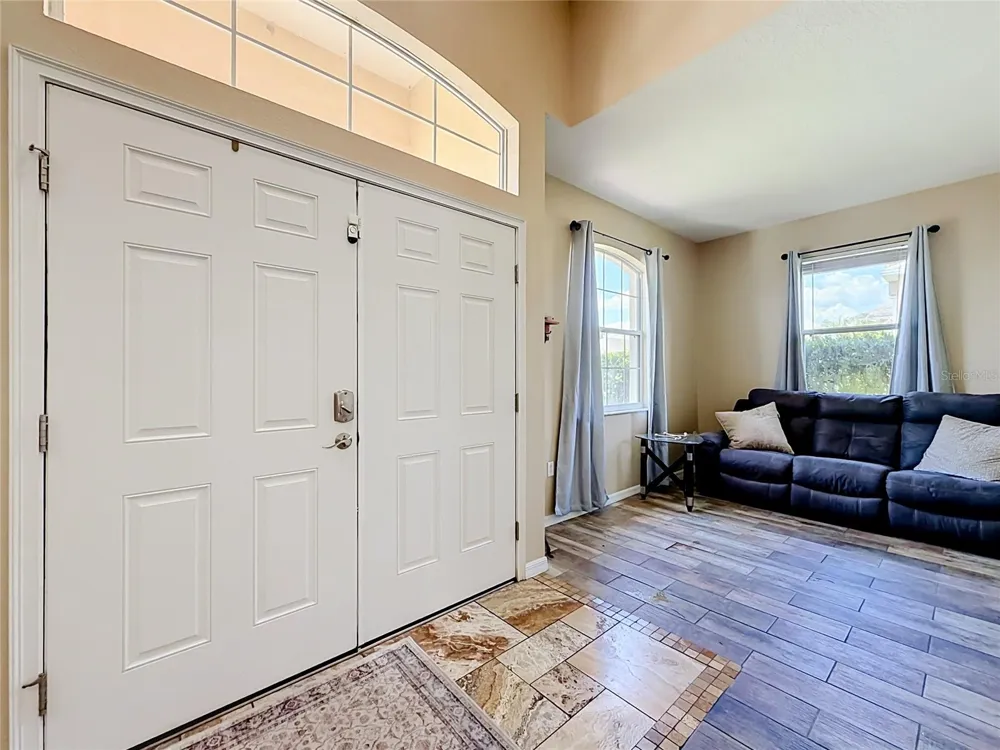 8230 WOODVINE CIRCLE Lakeland, FL 33810