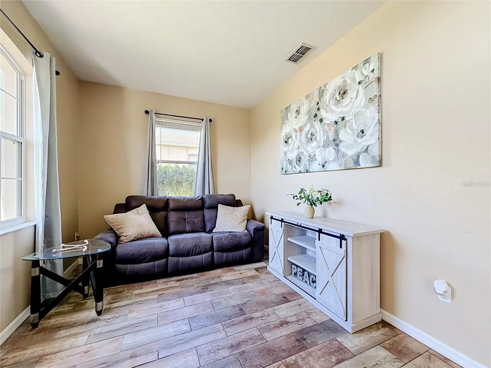 8230 WOODVINE CIRCLE Lakeland, FL 33810