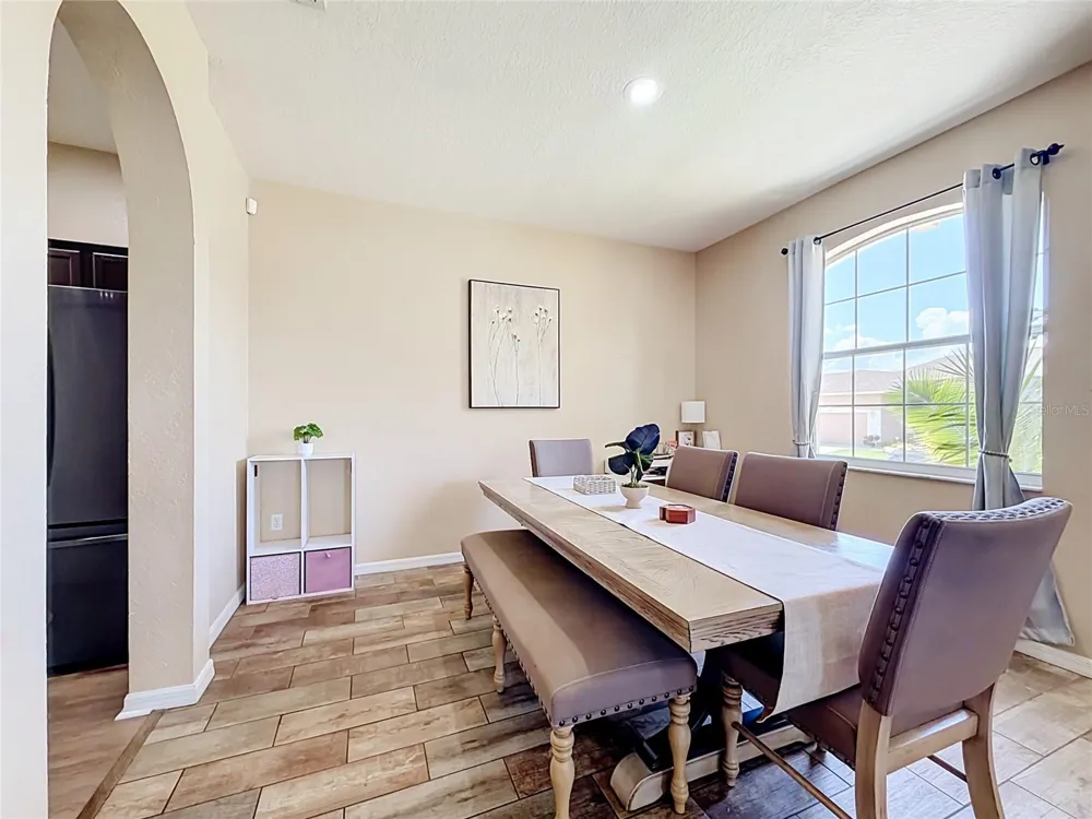8230 WOODVINE CIRCLE Lakeland, FL 33810