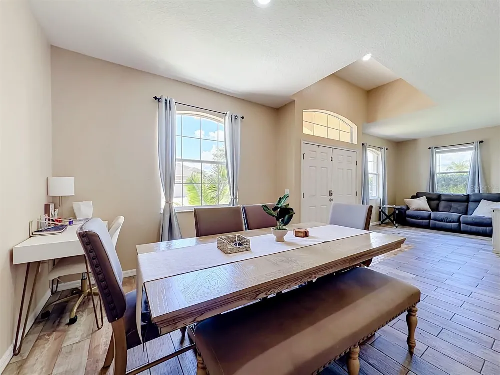 8230 WOODVINE CIRCLE Lakeland, FL 33810