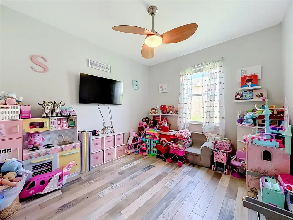 8230 WOODVINE CIRCLE Lakeland, FL 33810