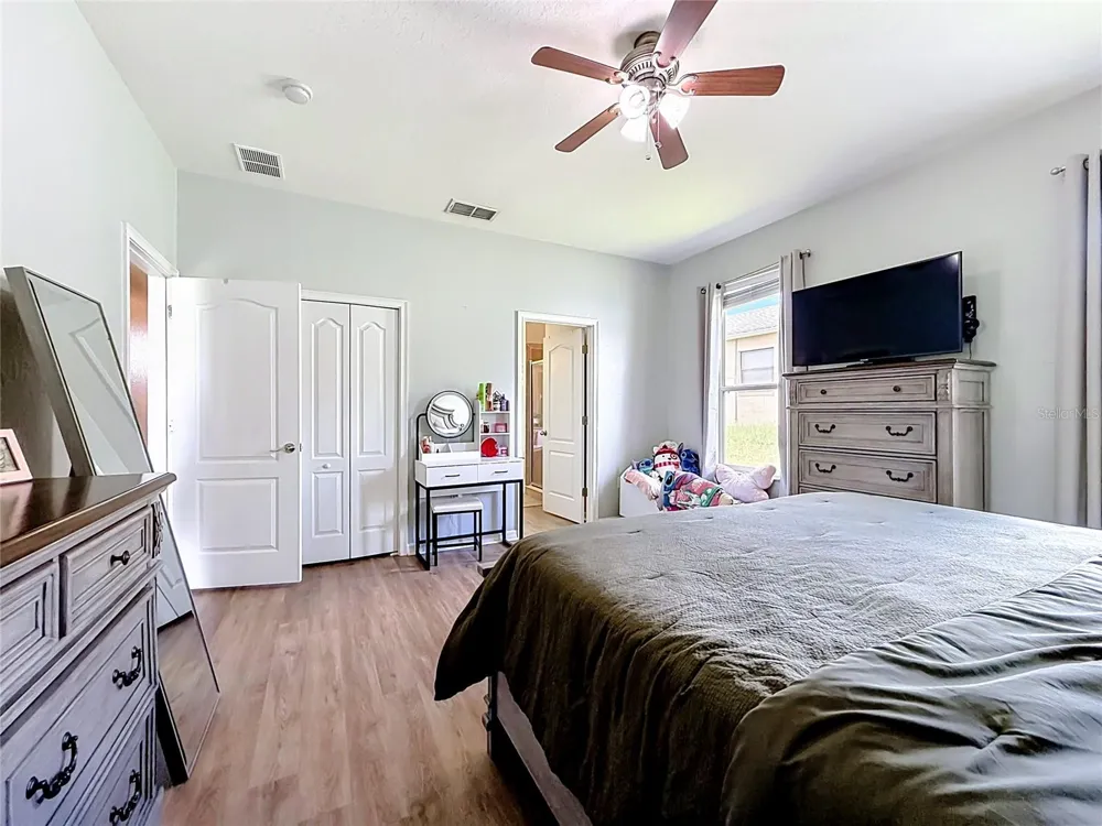 8230 WOODVINE CIRCLE Lakeland, FL 33810