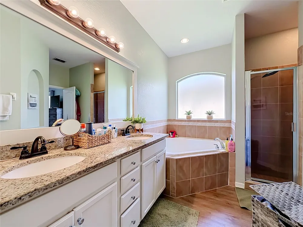 8230 WOODVINE CIRCLE Lakeland, FL 33810