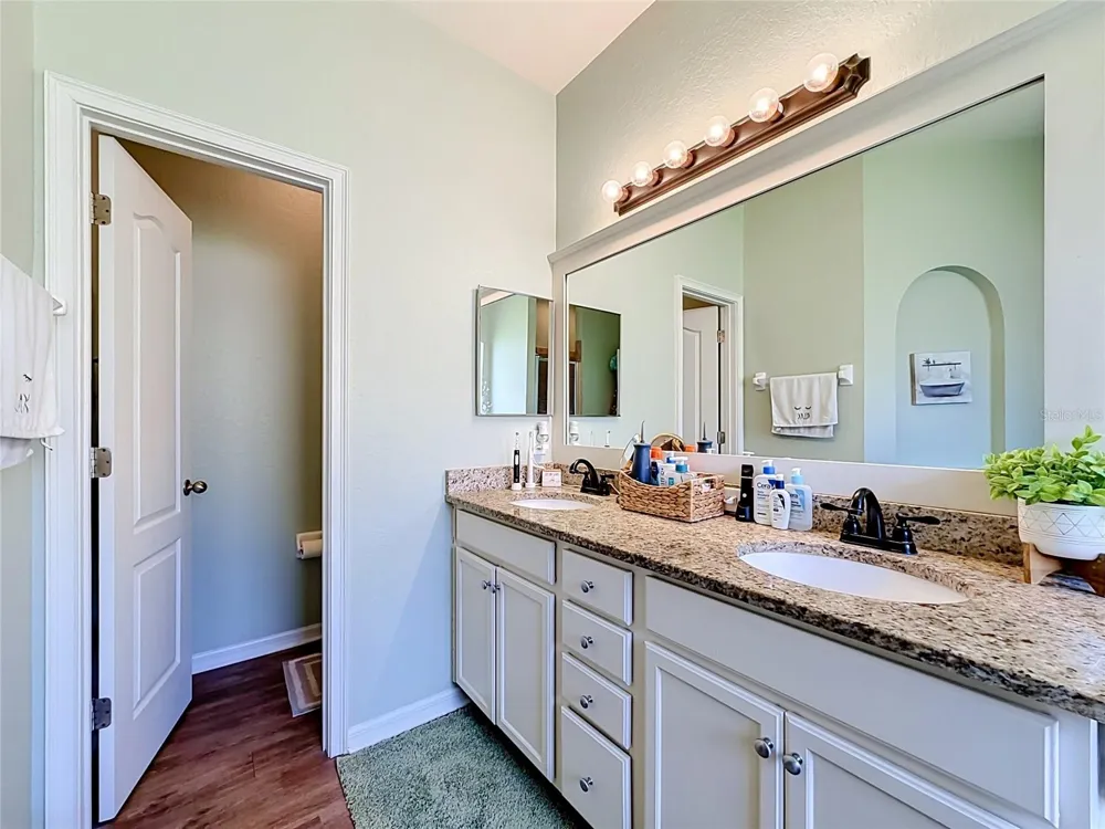8230 WOODVINE CIRCLE Lakeland, FL 33810