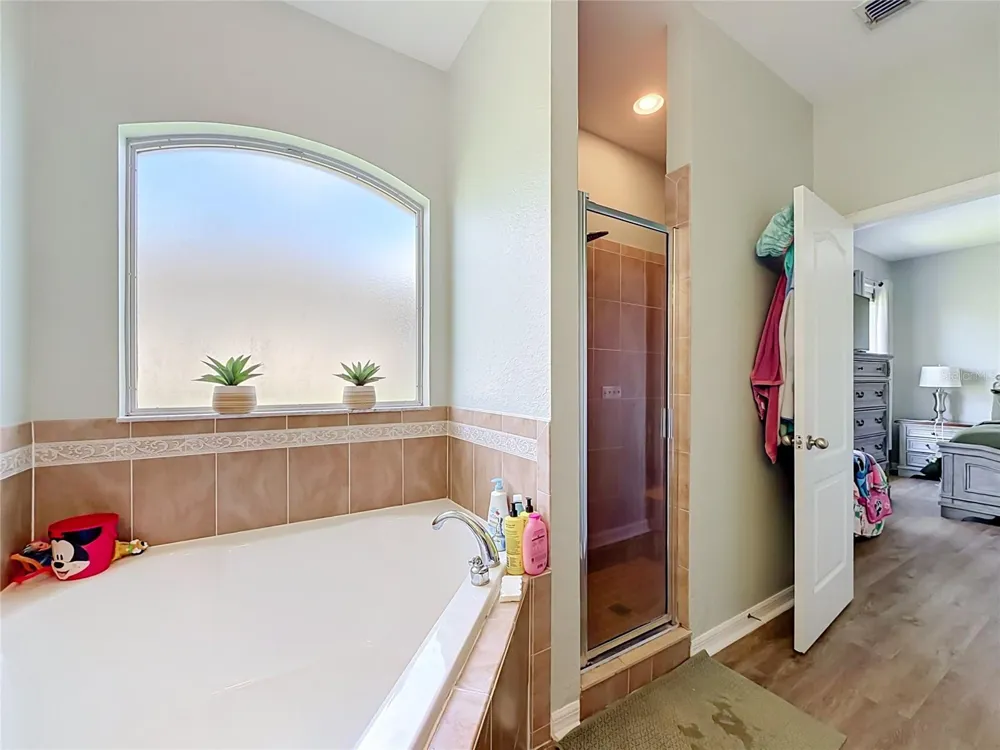 8230 WOODVINE CIRCLE Lakeland, FL 33810