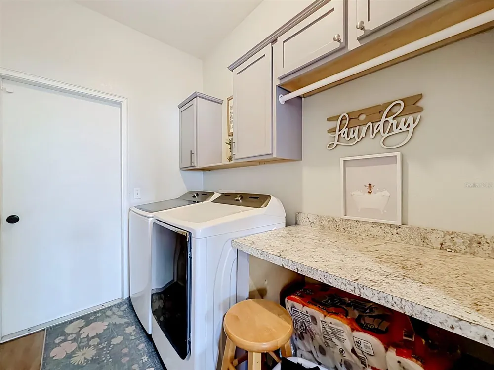 8230 WOODVINE CIRCLE Lakeland, FL 33810
