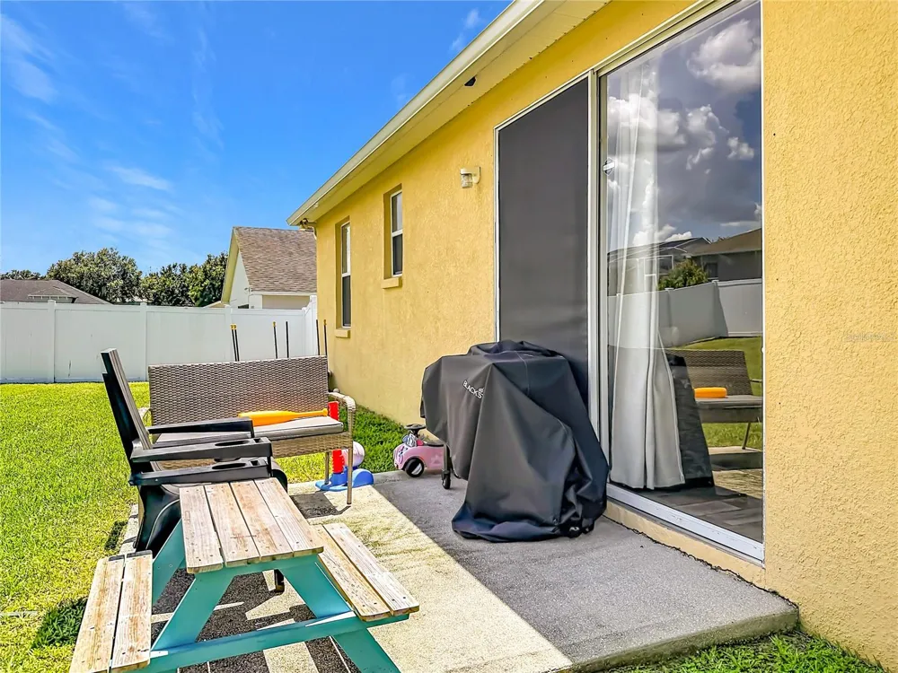 8230 WOODVINE CIRCLE Lakeland, FL 33810