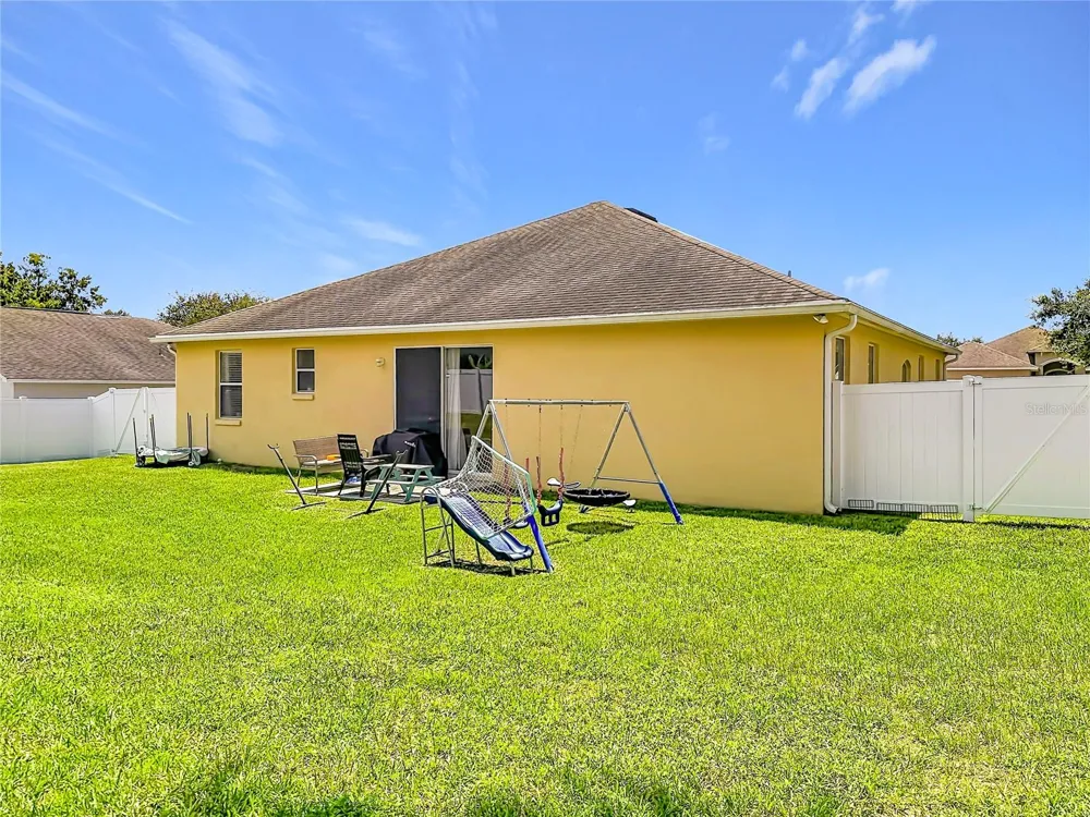 8230 WOODVINE CIRCLE Lakeland, FL 33810