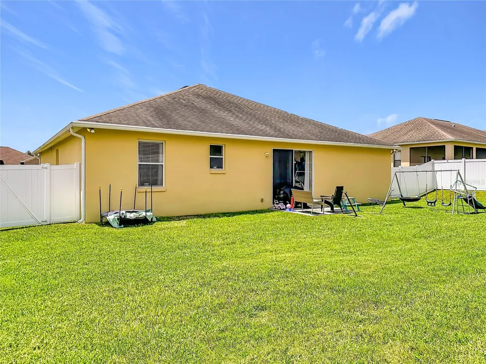 8230 WOODVINE CIRCLE Lakeland, FL 33810