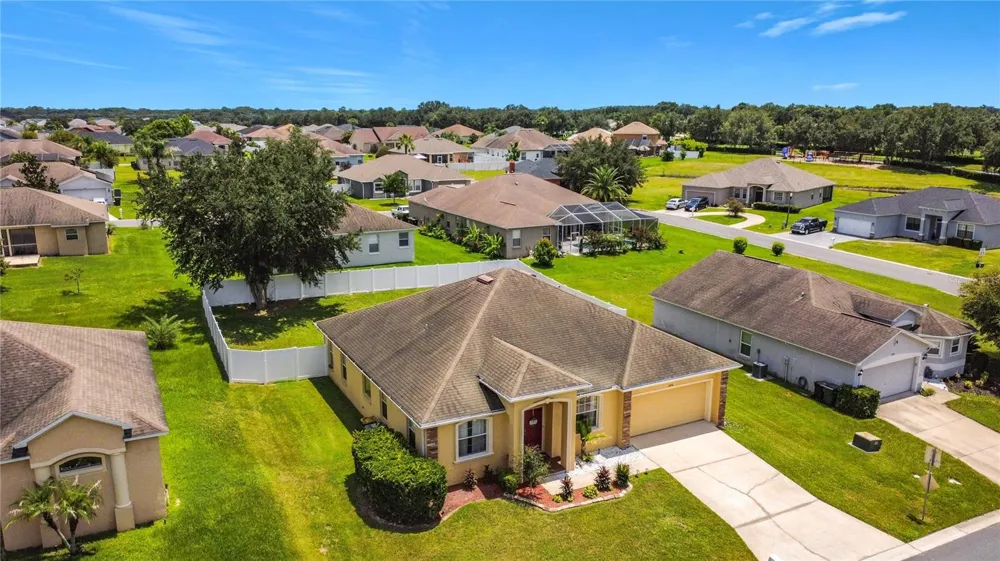8230 WOODVINE CIRCLE Lakeland, FL 33810