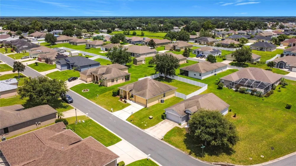 8230 WOODVINE CIRCLE Lakeland, FL 33810