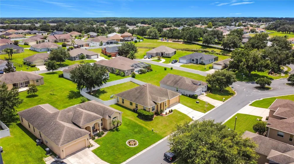 8230 WOODVINE CIRCLE Lakeland, FL 33810