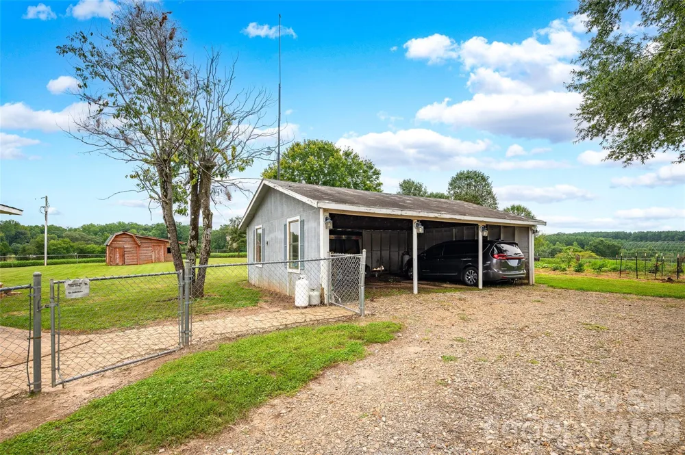 433 Mock Mill Road Statesville, NC 28677
