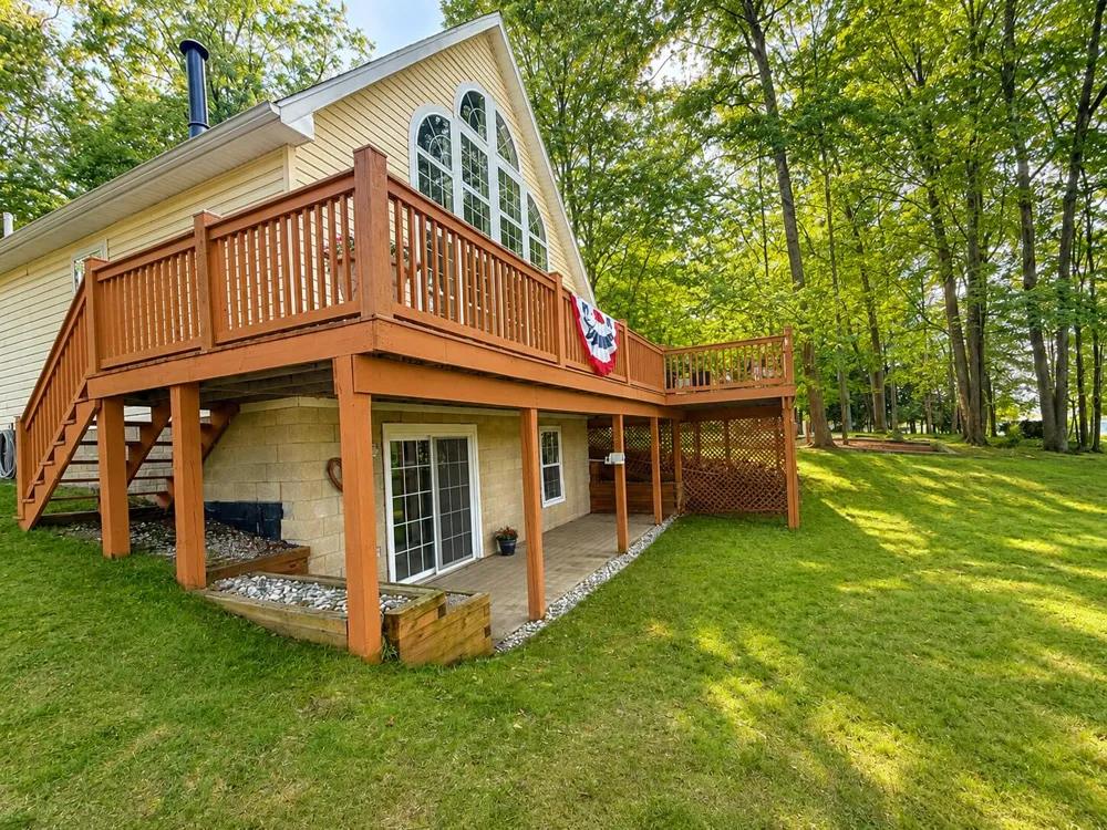 9592 Fawn Lake Drive Canadian Lakes, MI 49346