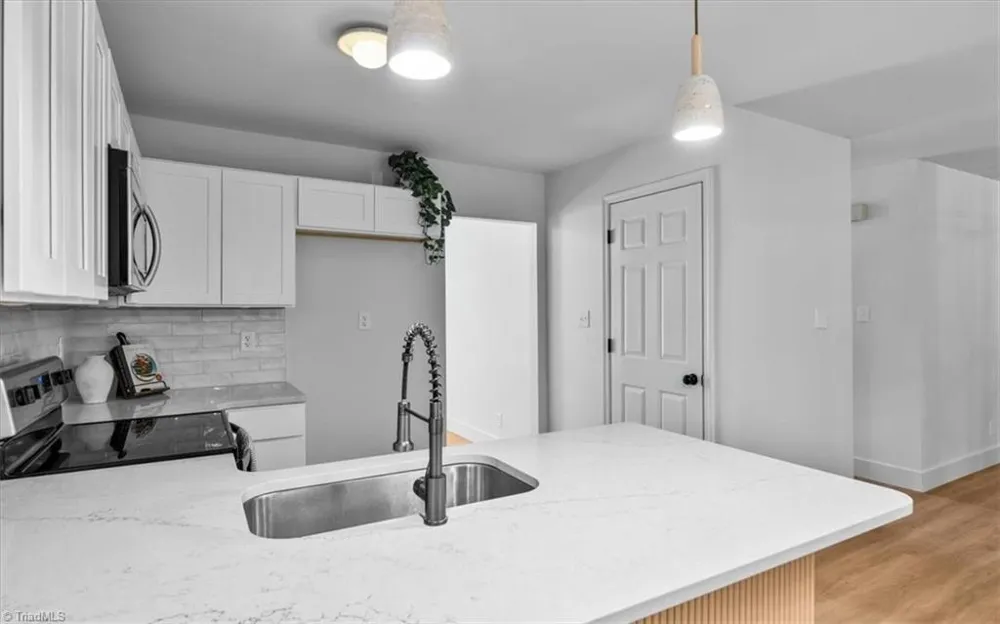 942 Chatfield Drive Jamestown, NC 27282