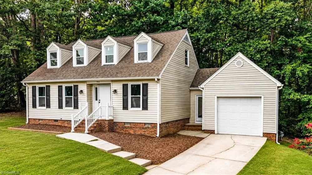 942 Chatfield Drive Jamestown, NC 27282