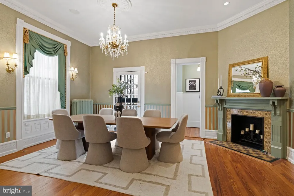 2010 HILLYER PLACE NW Washington, DC 20009