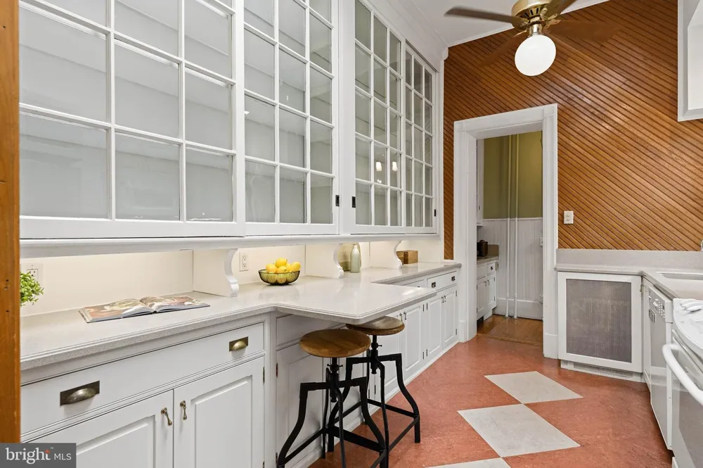 2010 HILLYER PLACE NW Washington, DC 20009