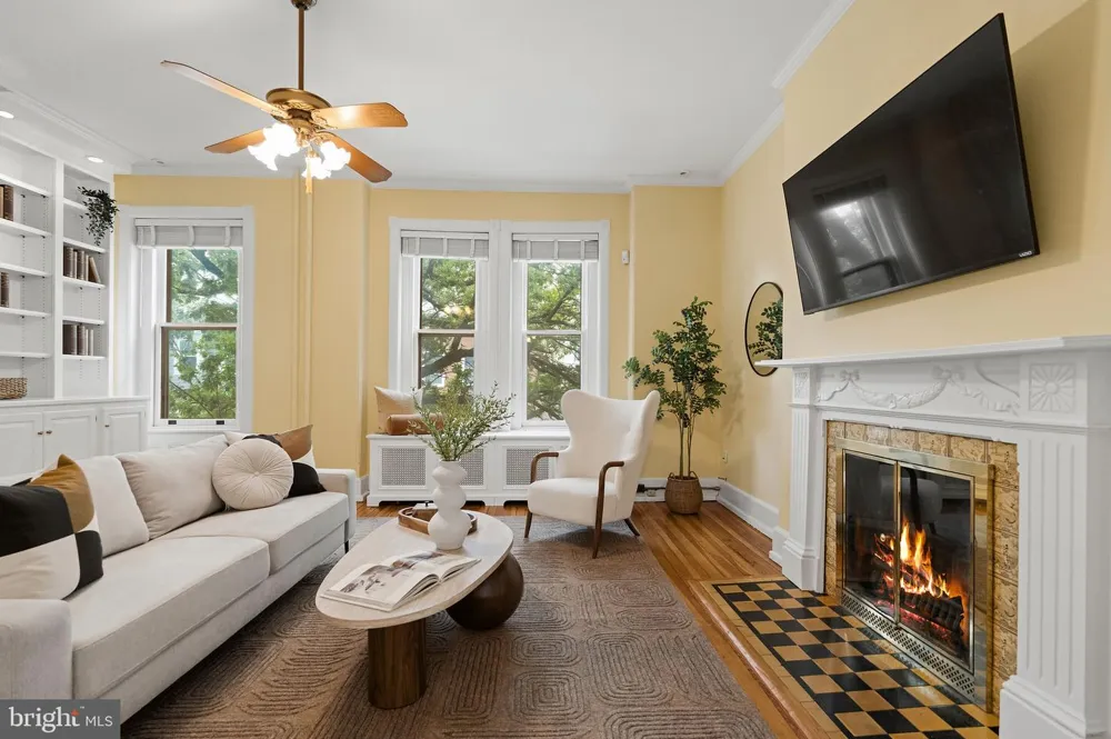 2010 HILLYER PLACE NW Washington, DC 20009