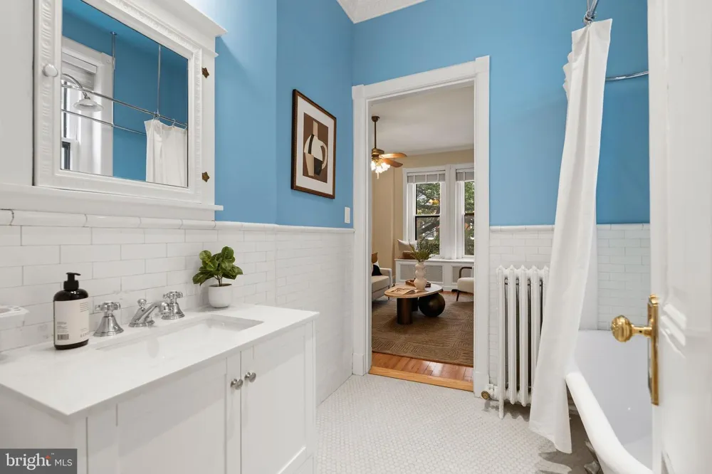 2010 HILLYER PLACE NW Washington, DC 20009
