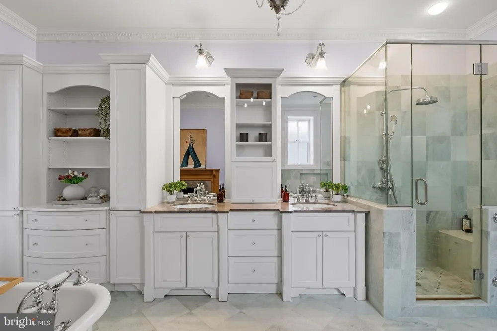 2010 HILLYER PLACE NW Washington, DC 20009