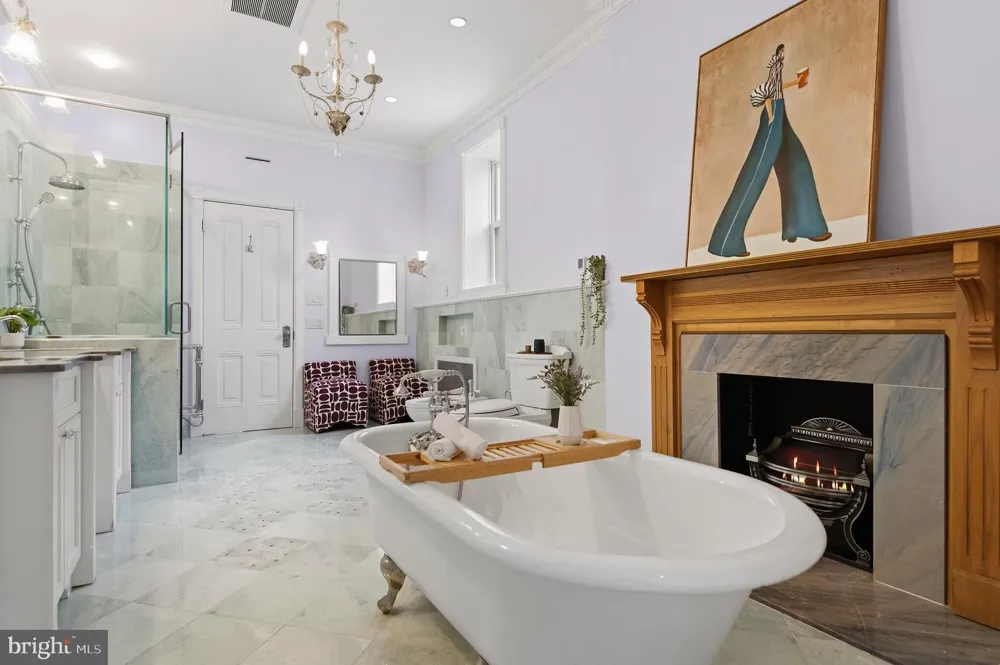2010 HILLYER PLACE NW Washington, DC 20009