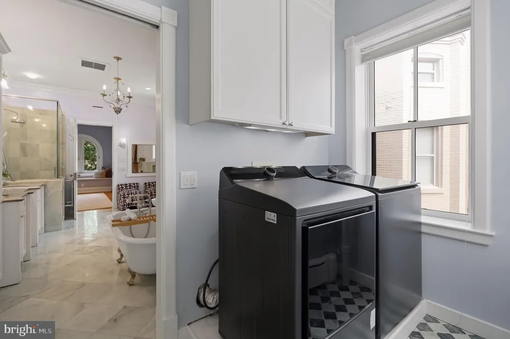 2010 HILLYER PLACE NW Washington, DC 20009