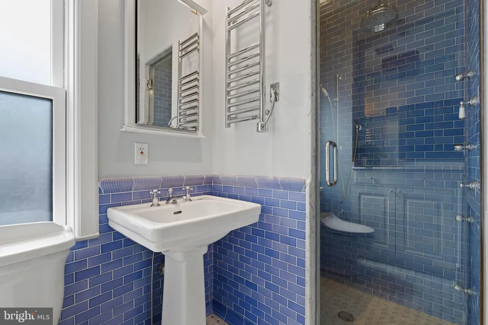 2010 HILLYER PLACE NW Washington, DC 20009