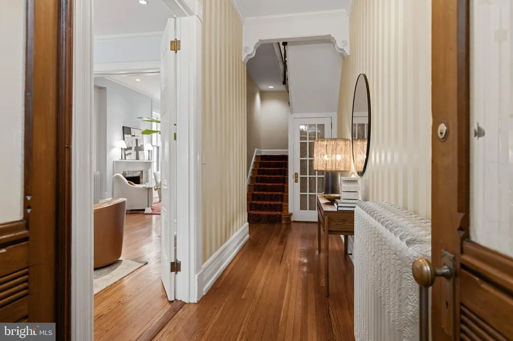 2010 HILLYER PLACE NW Washington, DC 20009
