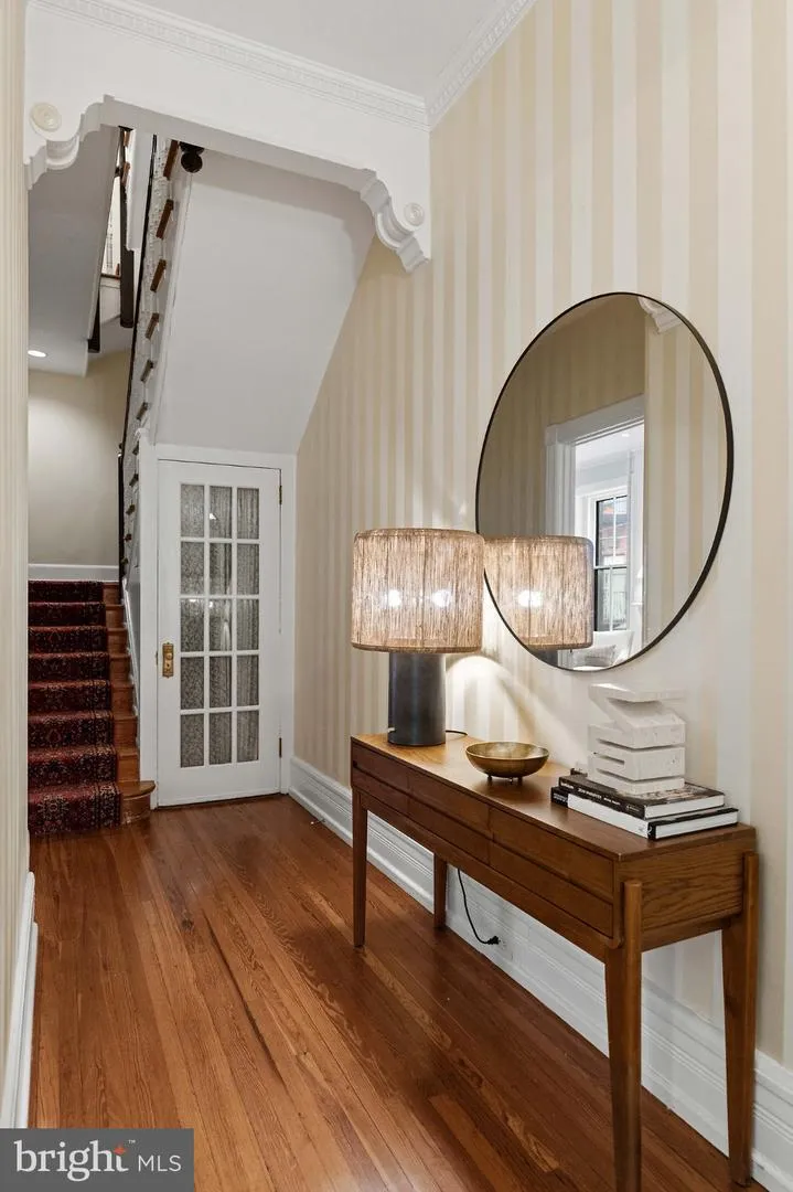 2010 HILLYER PLACE NW Washington, DC 20009