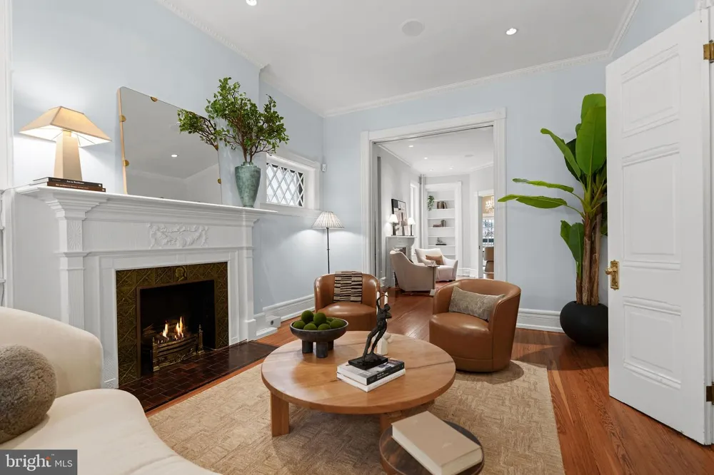2010 HILLYER PLACE NW Washington, DC 20009