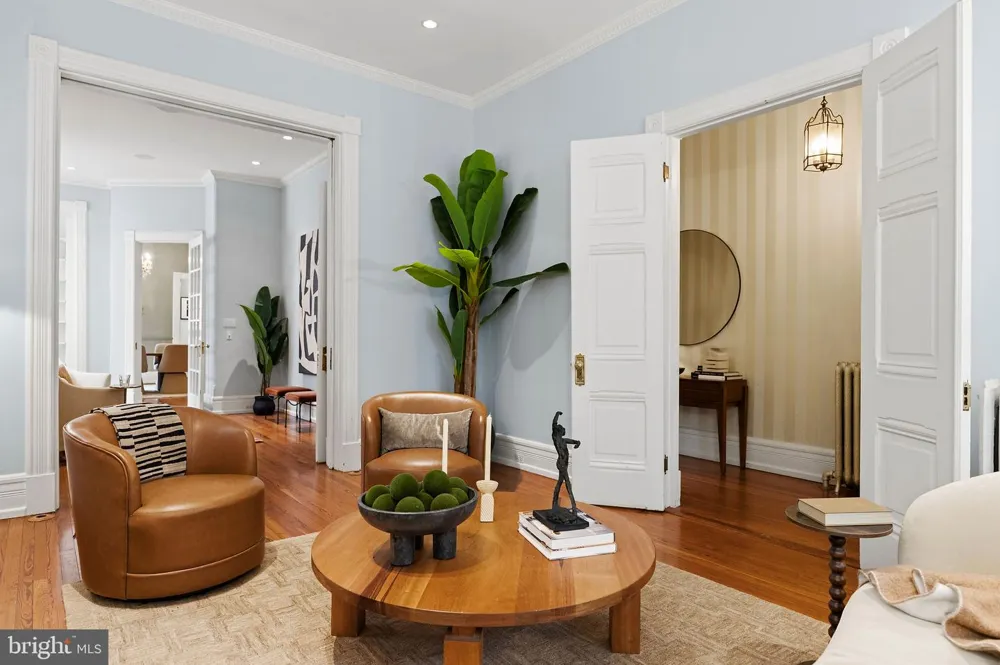 2010 HILLYER PLACE NW Washington, DC 20009