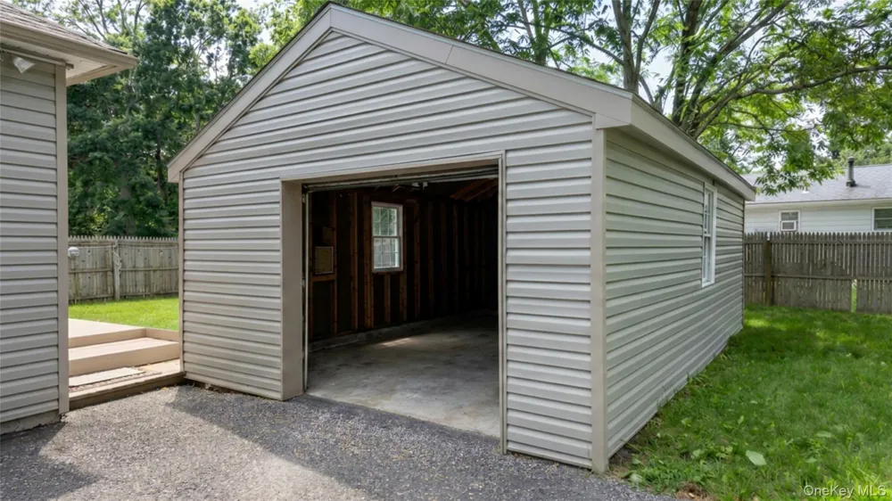 268 Beaver Drive Mastic Beach, NY 11951