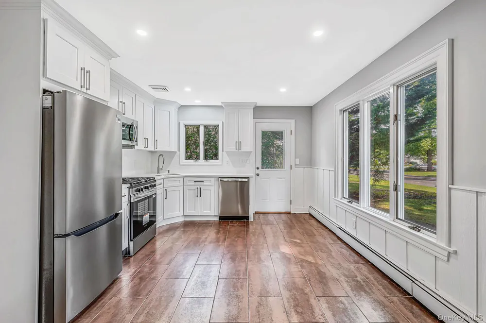 194 Phyllis Drive Patchogue, NY 11772