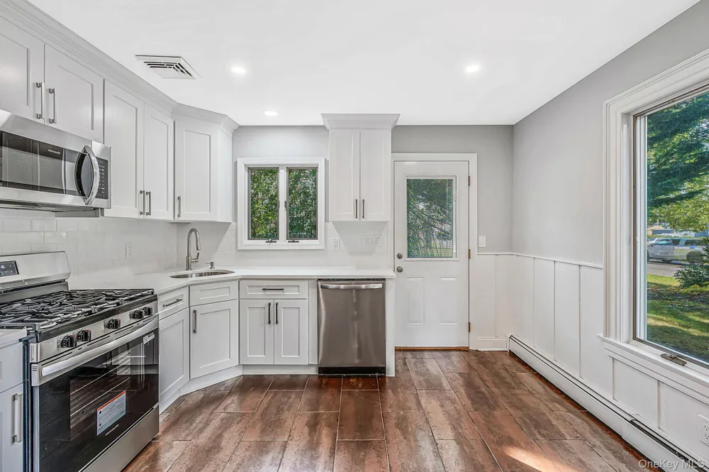 194 Phyllis Drive Patchogue, NY 11772