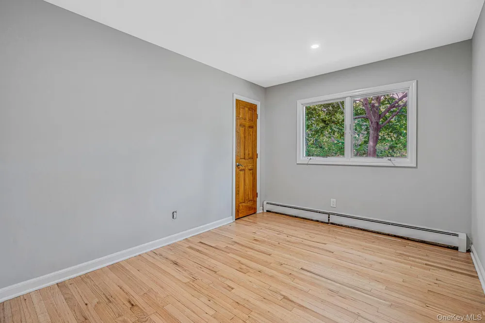 194 Phyllis Drive Patchogue, NY 11772
