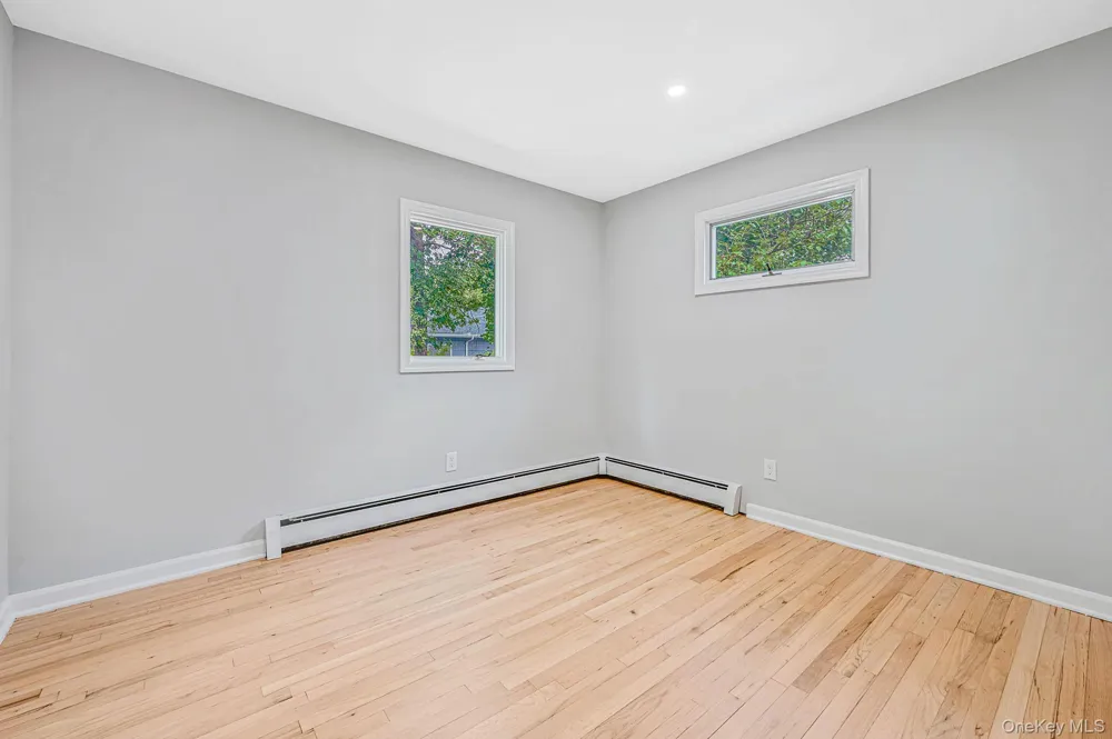 194 Phyllis Drive Patchogue, NY 11772