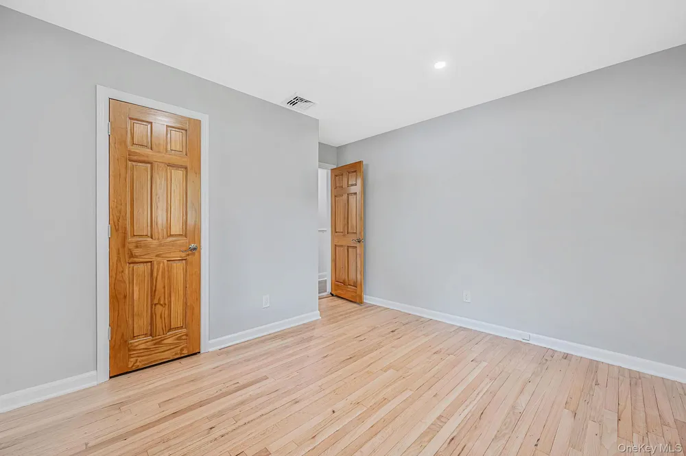194 Phyllis Drive Patchogue, NY 11772