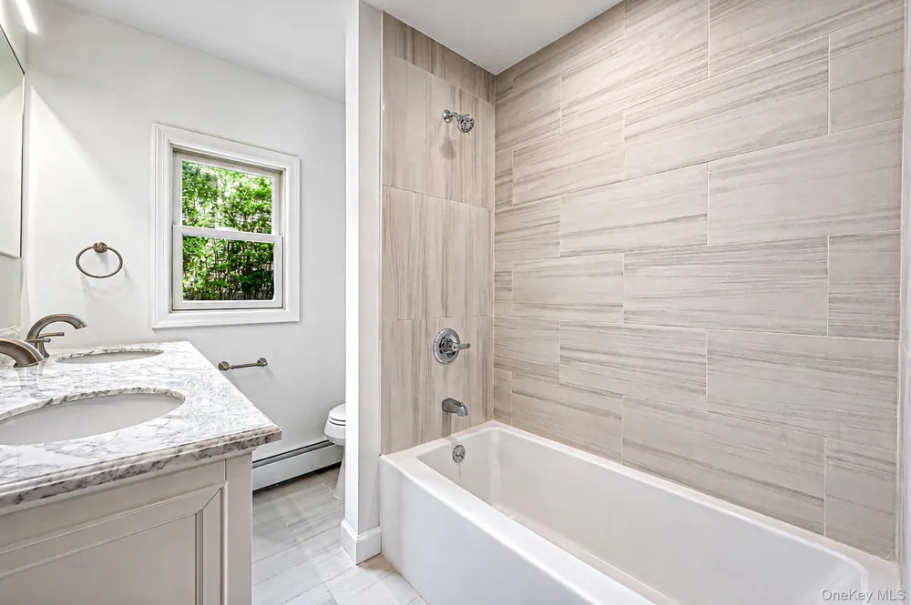 194 Phyllis Drive Patchogue, NY 11772