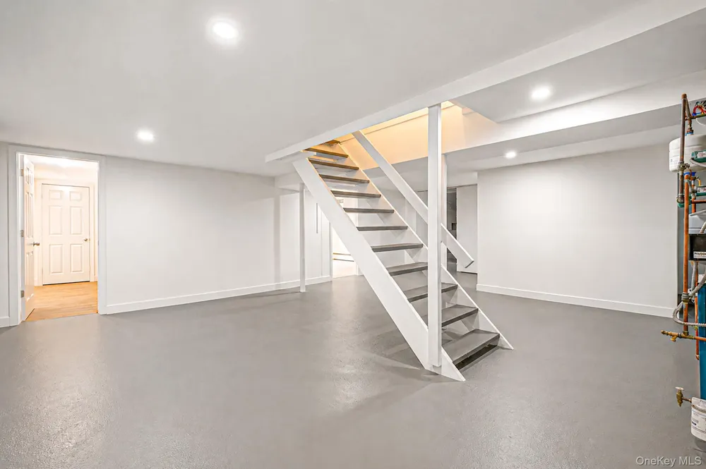 194 Phyllis Drive Patchogue, NY 11772