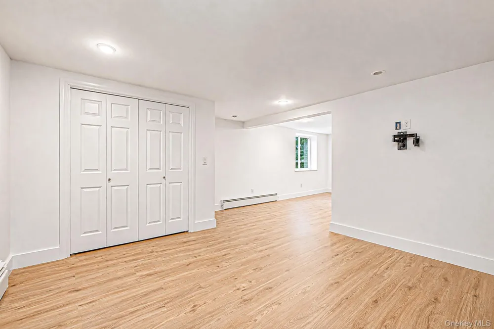 194 Phyllis Drive Patchogue, NY 11772