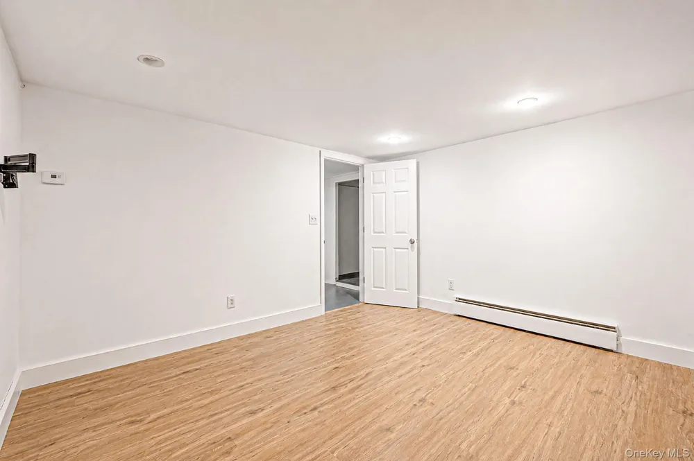 194 Phyllis Drive Patchogue, NY 11772