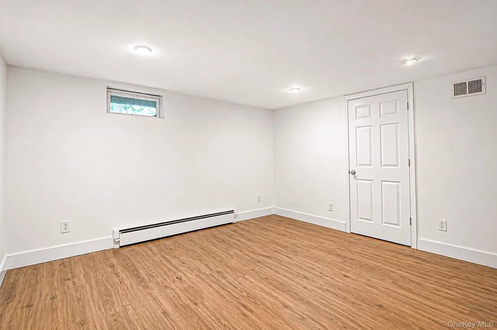 194 Phyllis Drive Patchogue, NY 11772