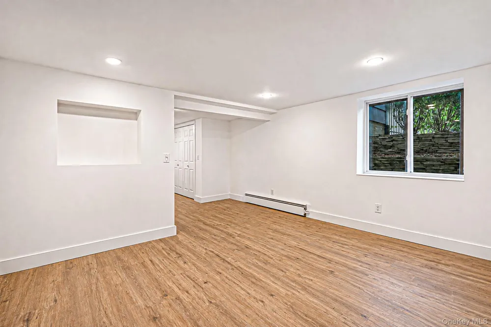194 Phyllis Drive Patchogue, NY 11772